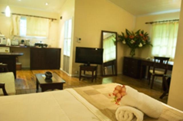 Five Princes Hotel Сува Екстериор снимка